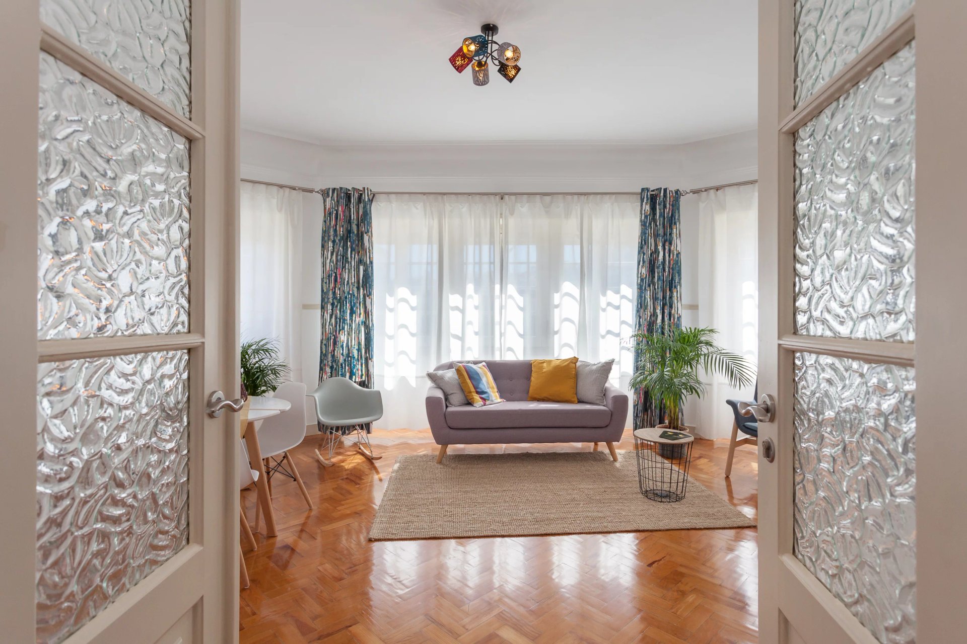 entrance to a relaxing living room with plenty of sunlight